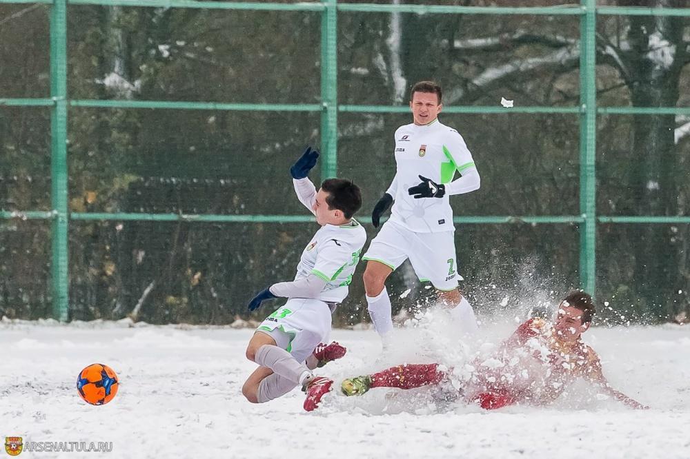 Зимний футбол