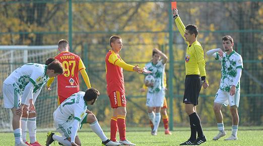 Завершали вдевятером…