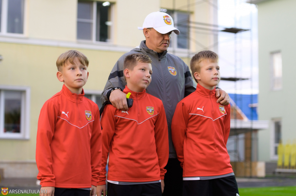 SB-YCkLZKB4.jpg